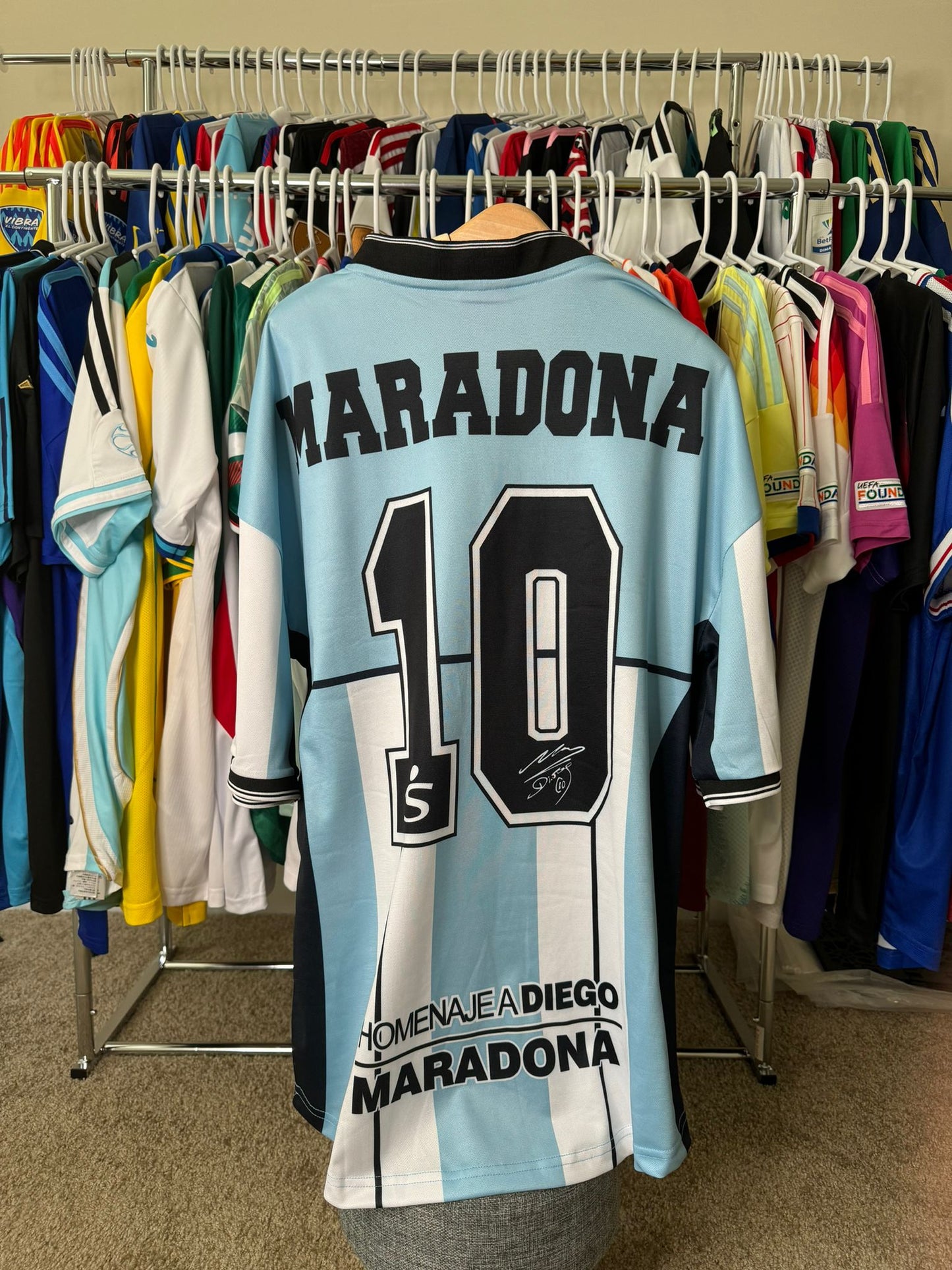 Argentina - despedida y homenaje a Diego Maradona 2001