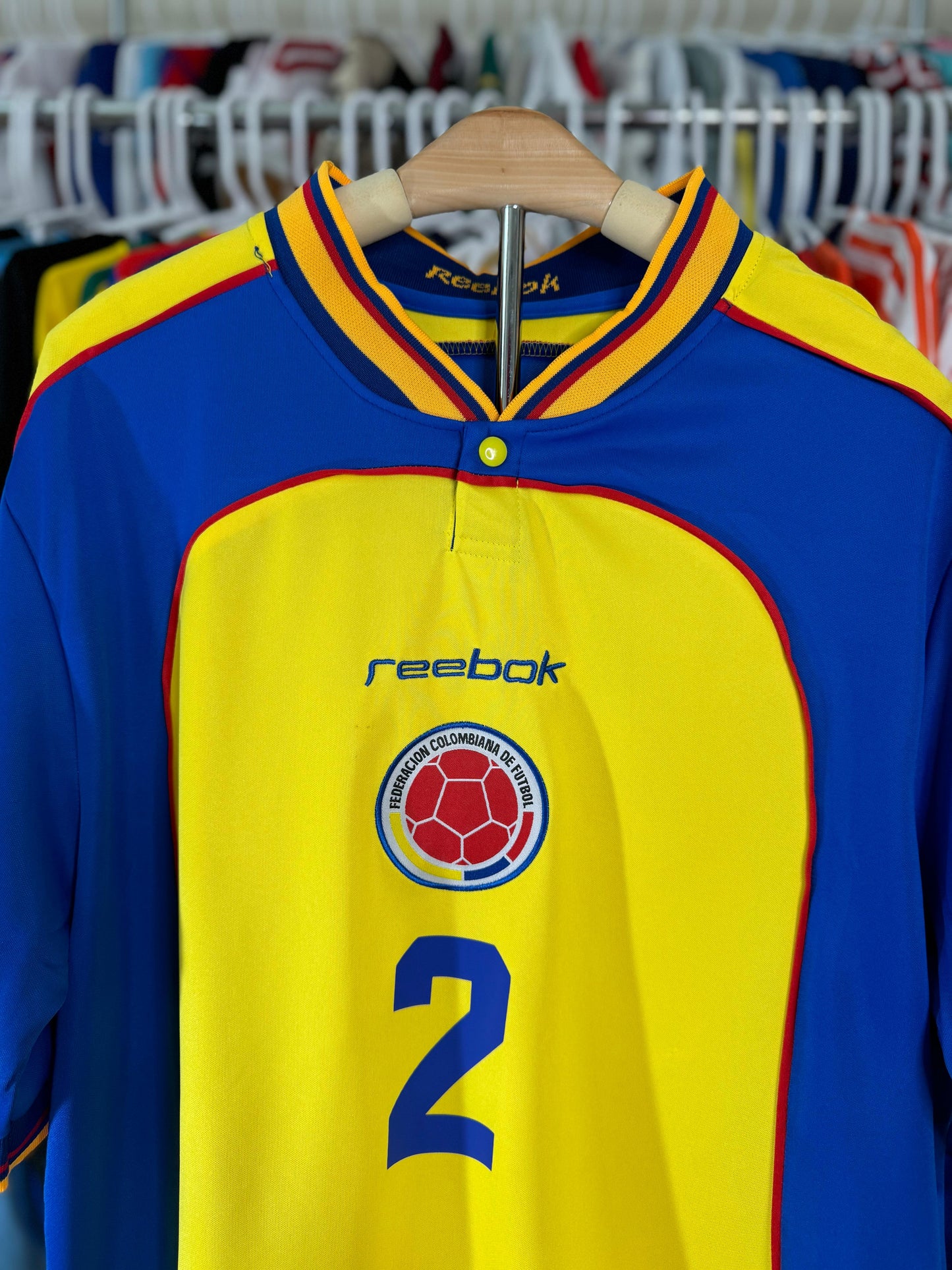 Colombia 2001 home