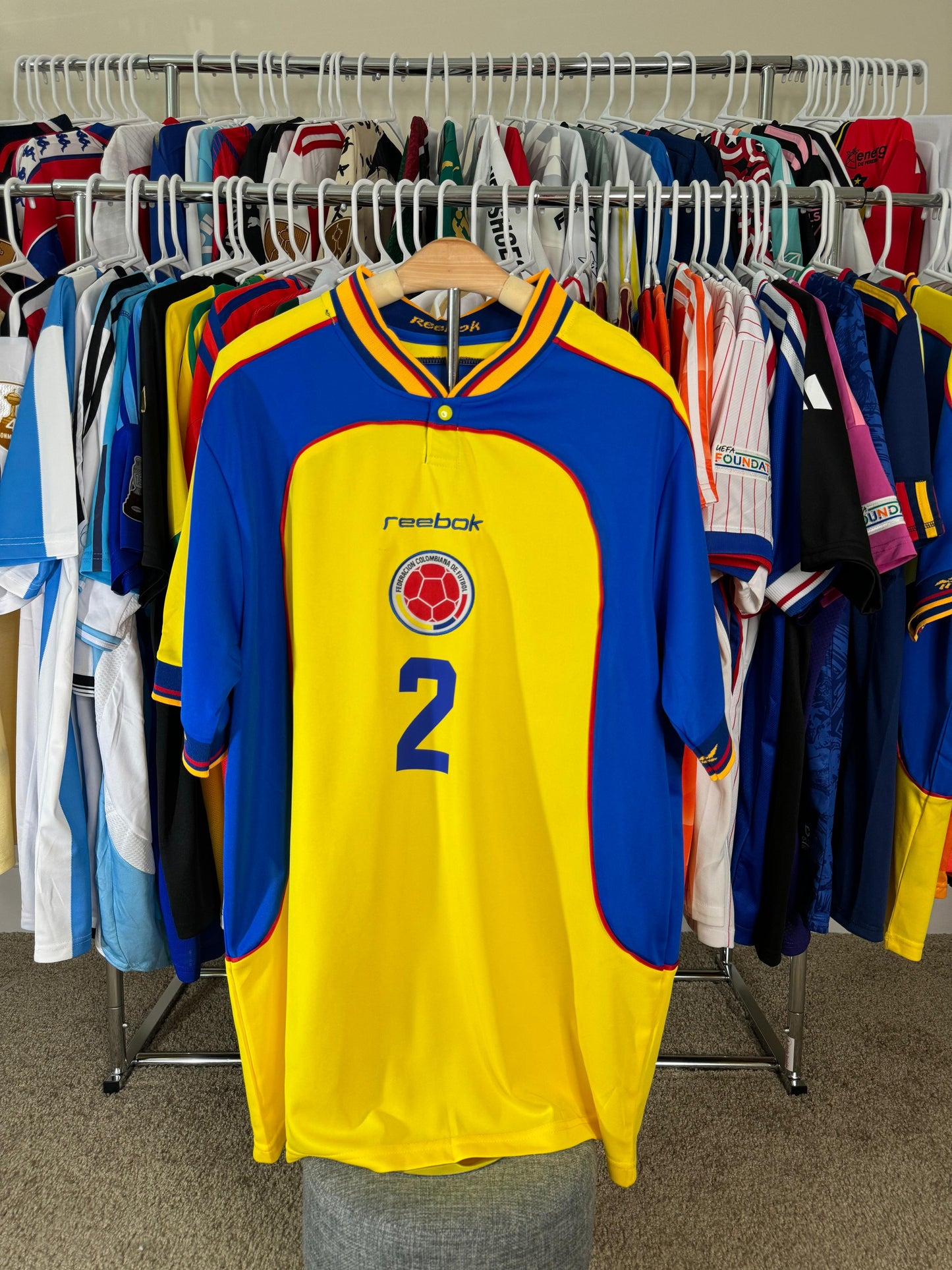 Colombia 2001 home